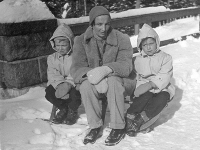 Hanna Jankowska z synami, Szklarska Poręba 1954