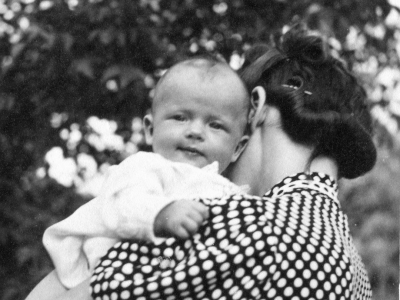 Zofia Jankowska z córką Magdaleną, lato 1939
